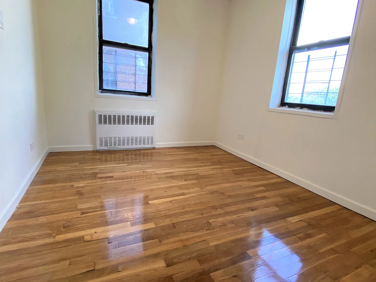 3 bed, 875 sqft, $2,850 — Photo 2