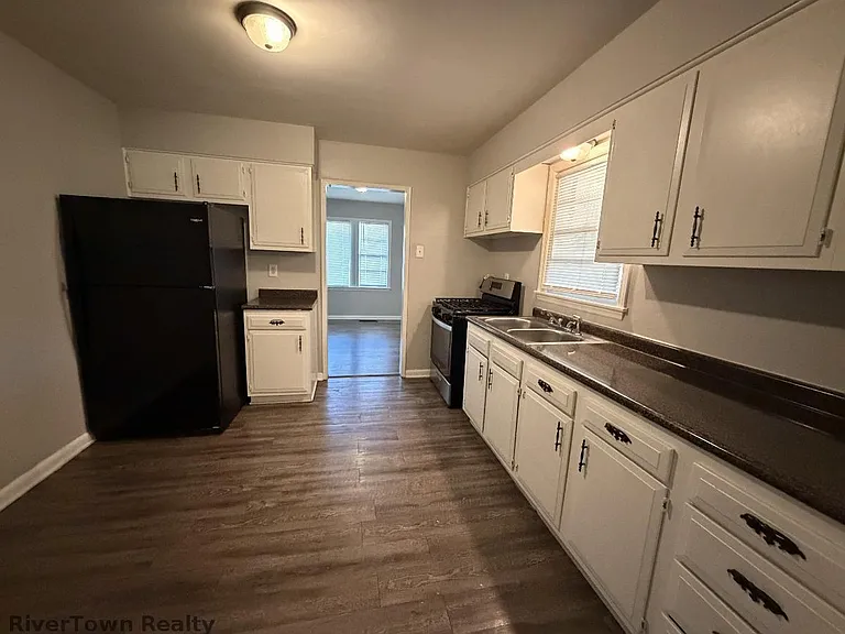 3358 Parham St — Photo 5