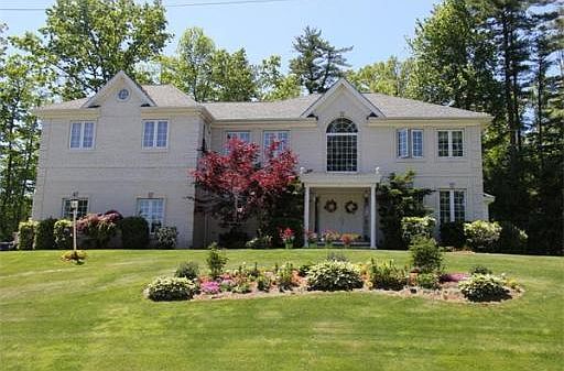 1st image of 9 Rosecliff Dr