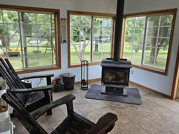 2nd image of 745 Barren Valley Rd