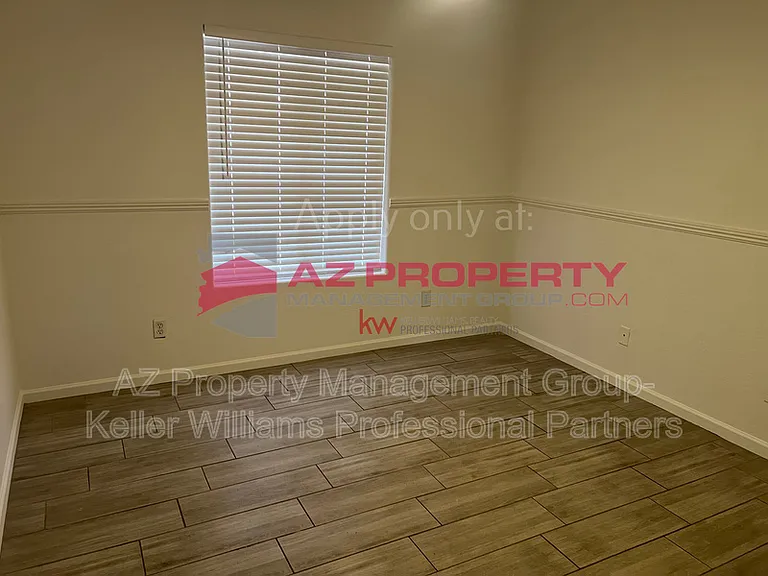 2447 S 80th Ln — Photo 10