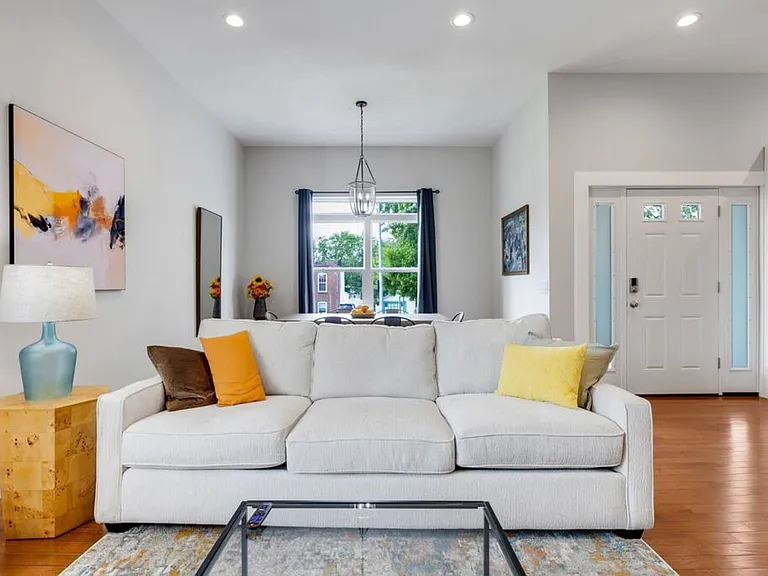 Robert Ave — Photo 2
