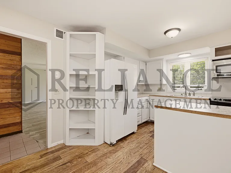 9923 W Binter Ln — Photo 24