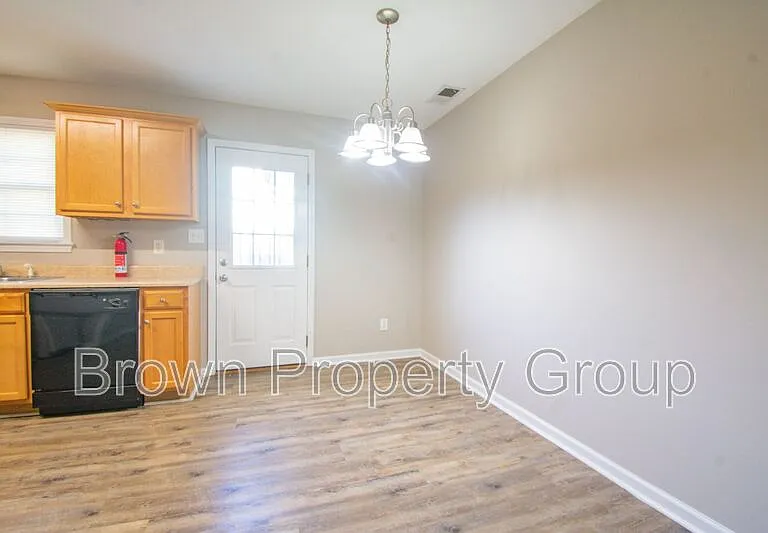 452 Cityview Ln — Photo 12