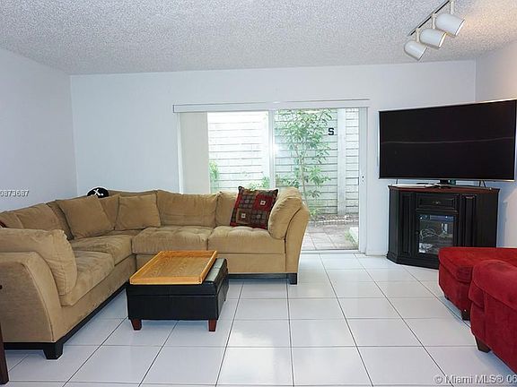 2nd image of 4117 NE 21st Ter #4117