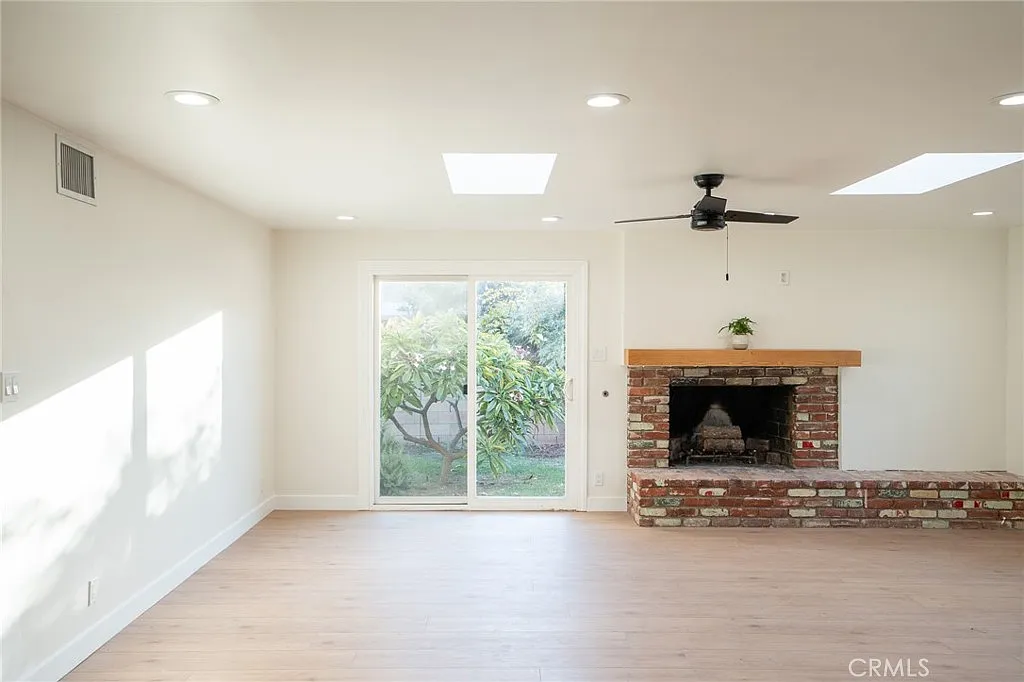 3 bed, 1620 sqft, $6,500 — Photo 4