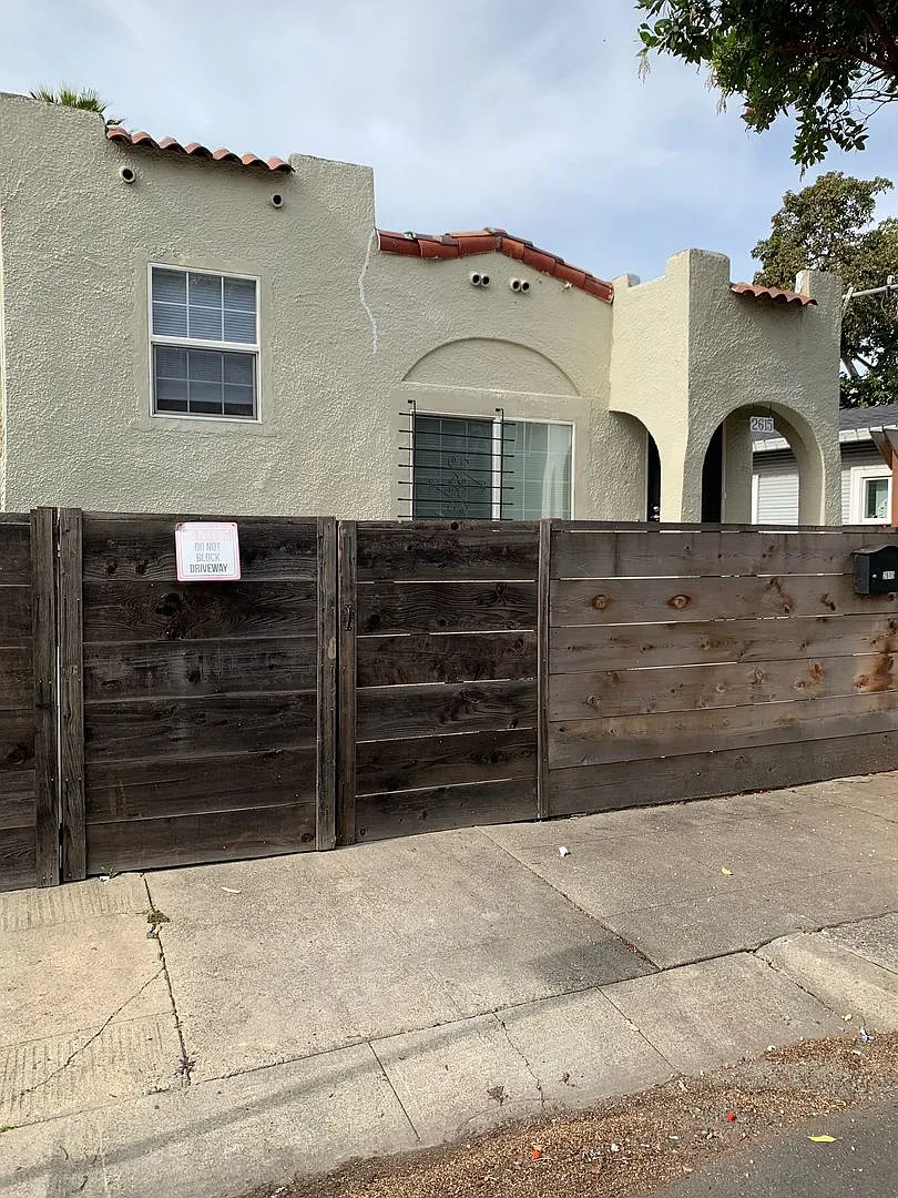 2615 Prentiss Pl photo 1