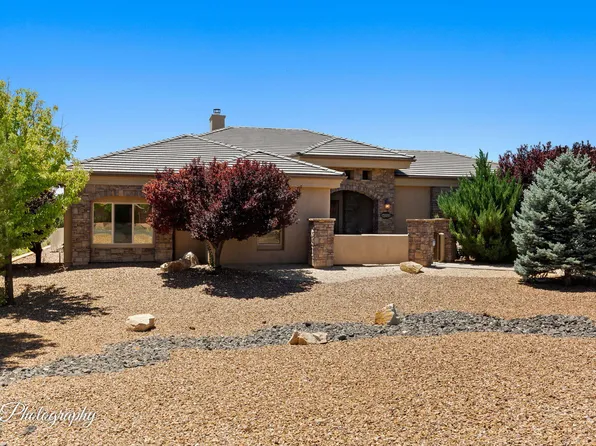 509 W Canyon Trails Cir, Dammeron Valley, UT 84783