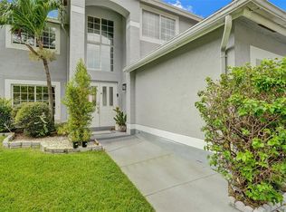 1020 SW 88th Way, Pembroke Pines, FL 33025