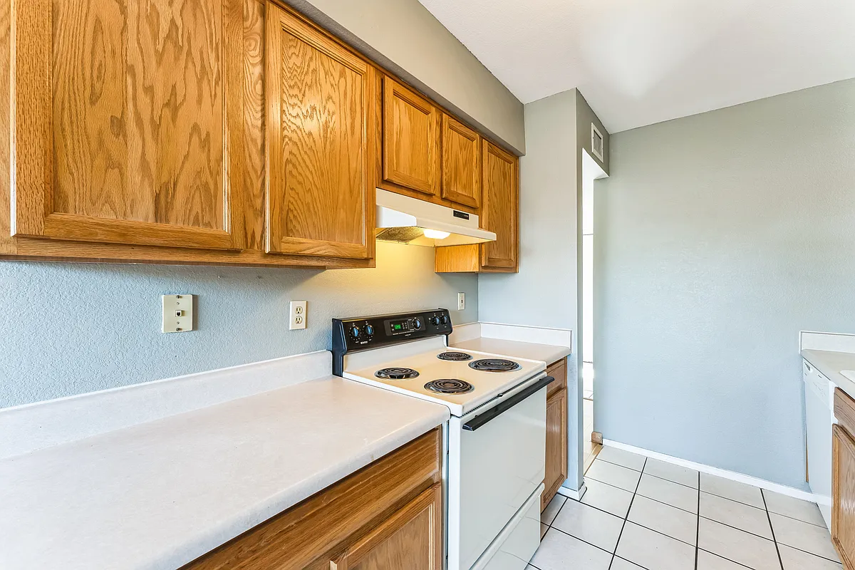 Building Photo - 2338 W Lindner Ave #50