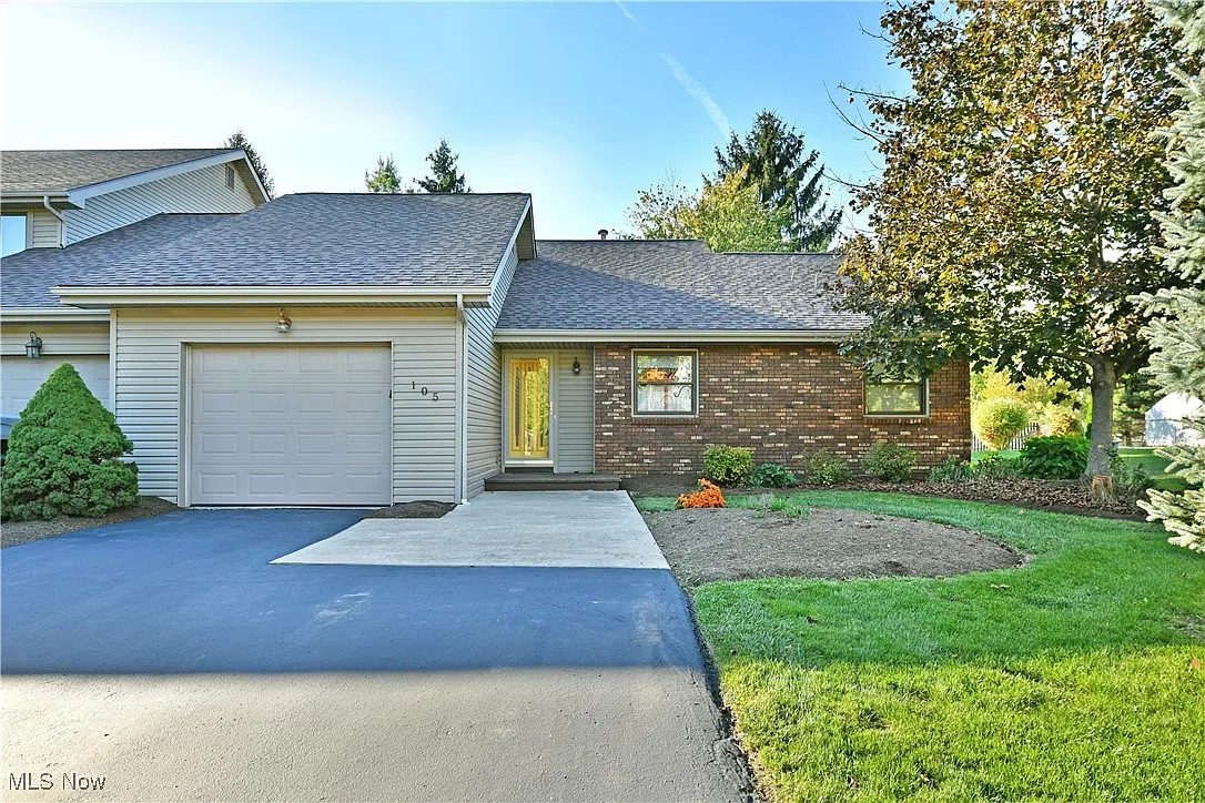 105 Diamond Way photo 1