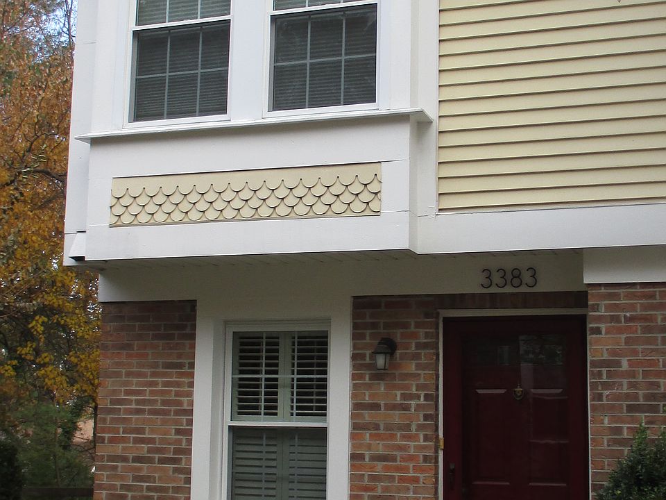 Entrance to 3383