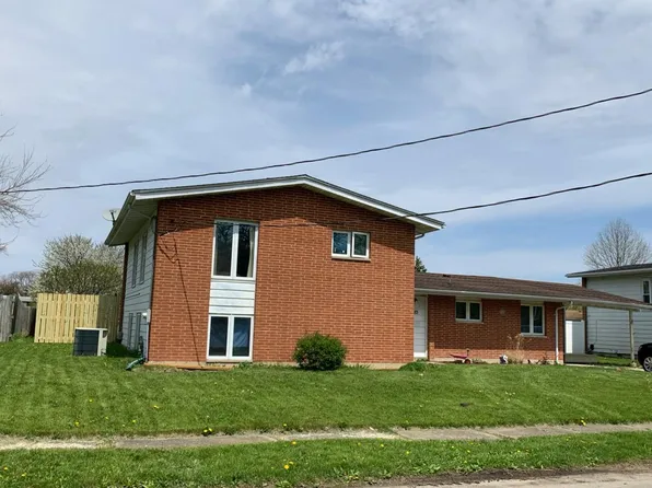 1556 S Pointe Dr, Rantoul, IL 61866