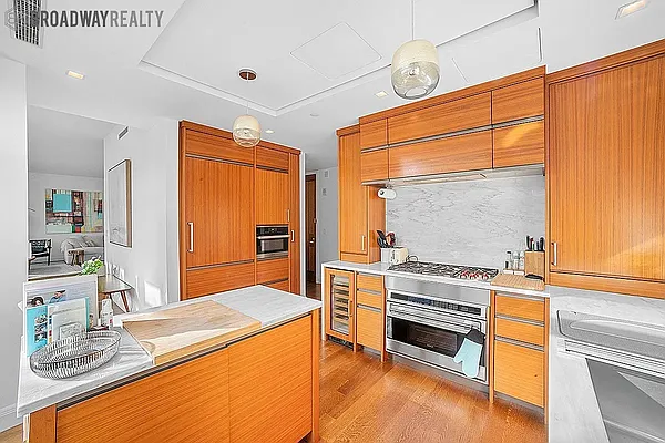 Rented by A & I Broadway | media 2