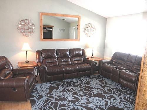 3rd image of 605 Mantle Dr