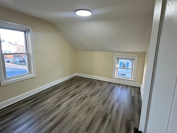 3rd image of 11-13 Eli St #11