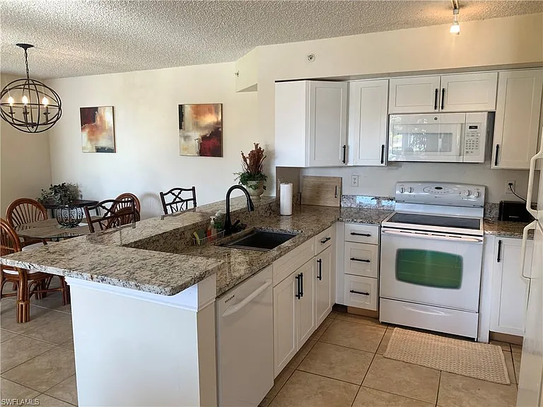 1275 Wildwood Lakes Blvd #2-108 — Photo 8