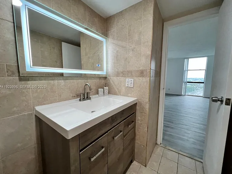 13499 Biscayne Blvd #1205 — Photo 19