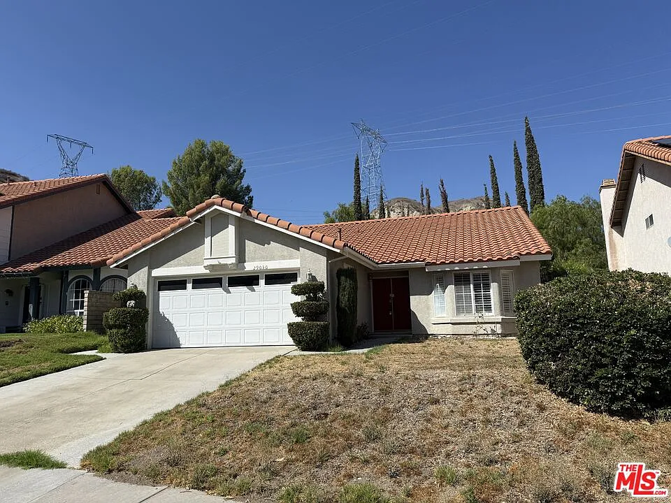 3 bed, 2.0 bath, 1767 sqft, $3,600 — Photo 2