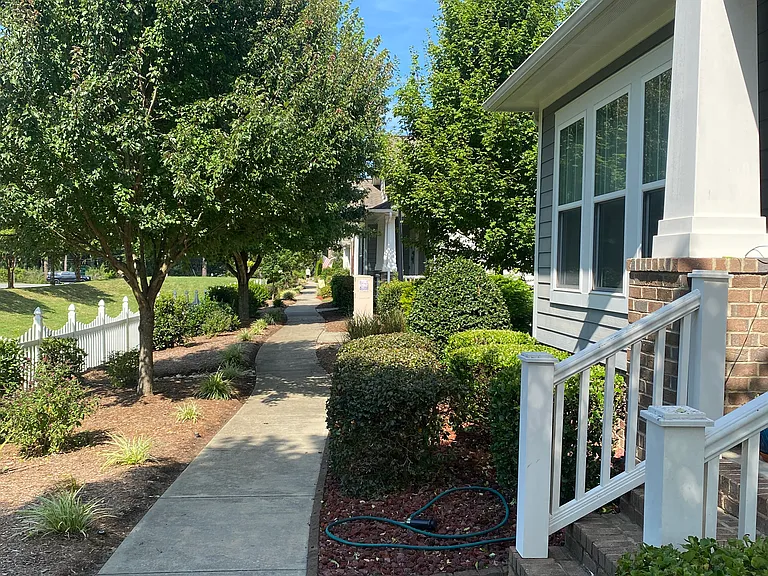 4221 Courtly Ln — Photo 4