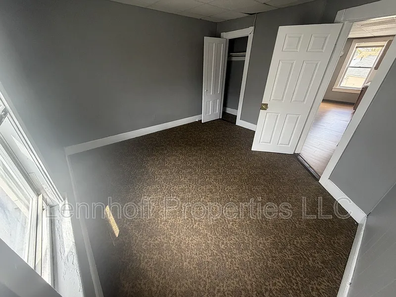 3 bed, 1.0 bath, $2,050 — Photo 2