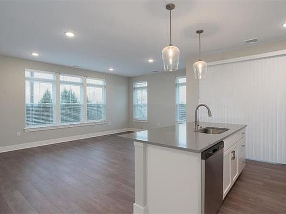 4th image of 2265 Lafayette Park Dr #C3
