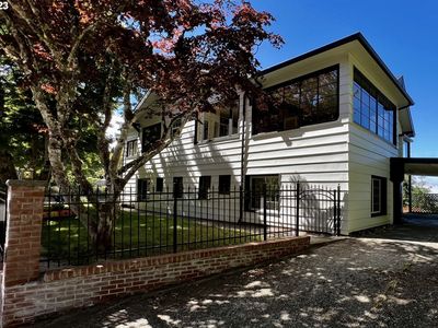 380 N 2nd Ct, Coos Bay, OR, 97420