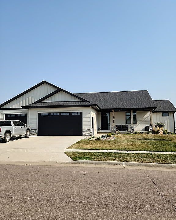 1st image of 2814 Woodbine Ave