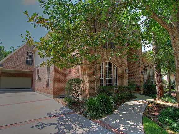 Welcome home to 14 Day Lily!