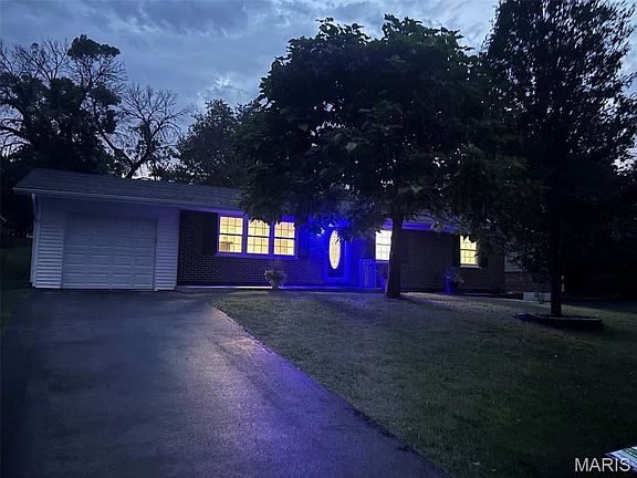 5th image of 24 Sandy Dr