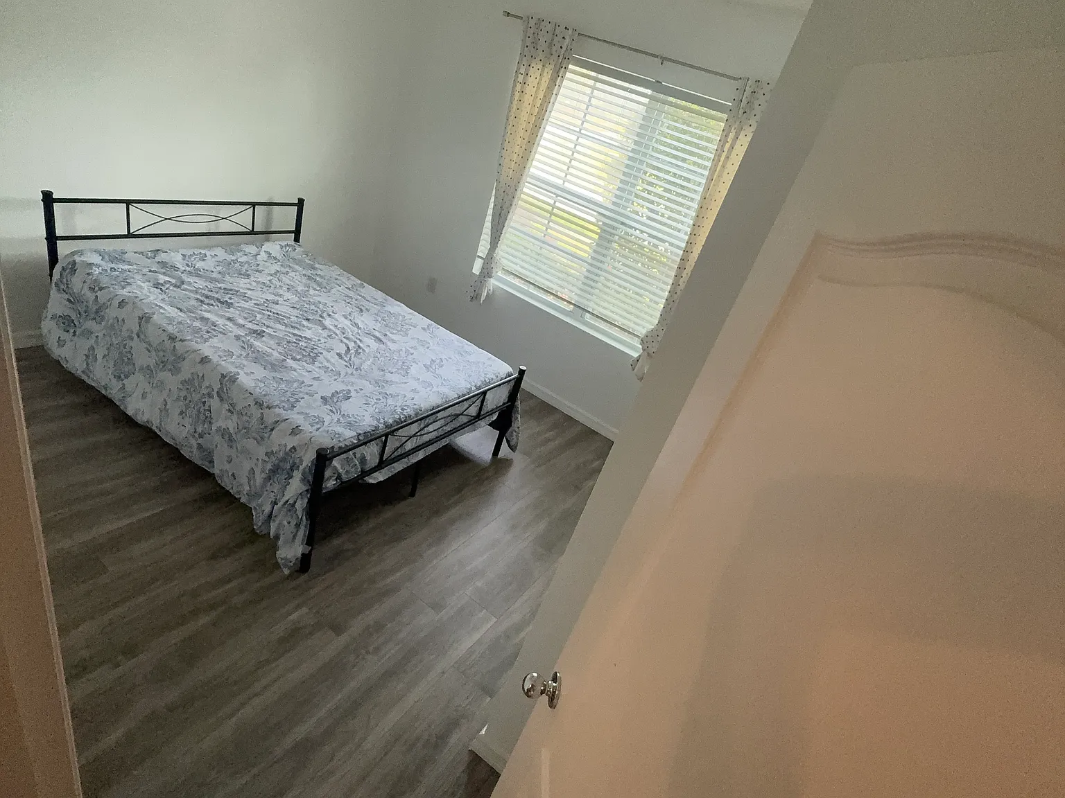 4 bed, 1826 sqft, $700 — Photo 2