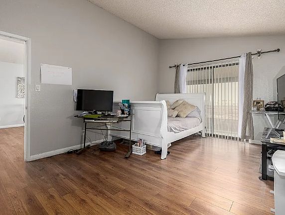 2nd image of 6433 Pearcrest Rd