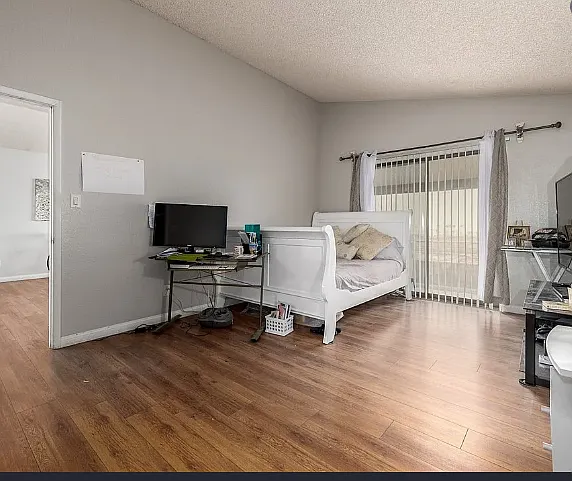 6433 Pearcrest Rd — Photo 2