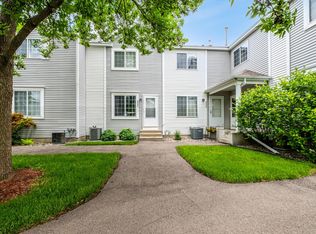 9096 Scarlet Globe Dr, Eden Prairie, MN 55347