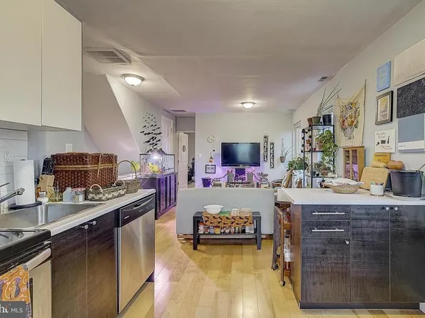 517 Green Ln #2, Philadelphia, PA 19128