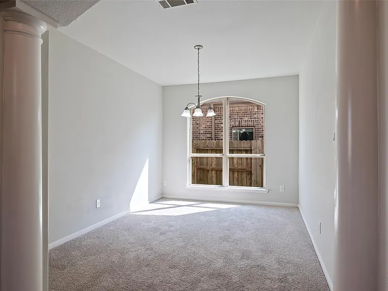 632 Kickapoo Ct — Photo 7