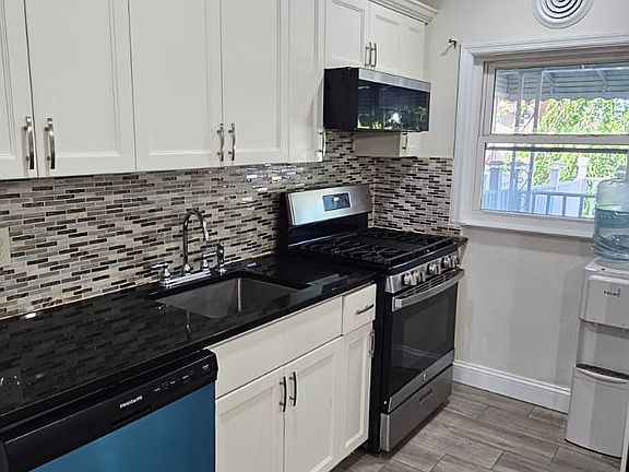 5th image of 1023 E 228th St