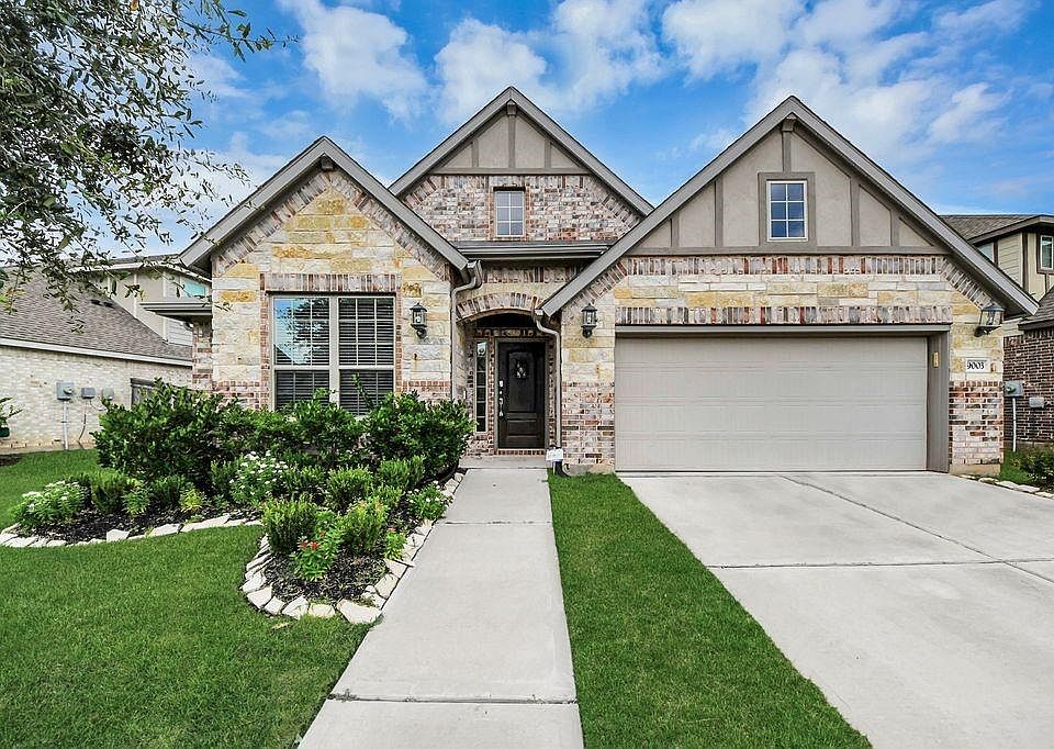 1st image of 9003 Stanley Oak Dr
