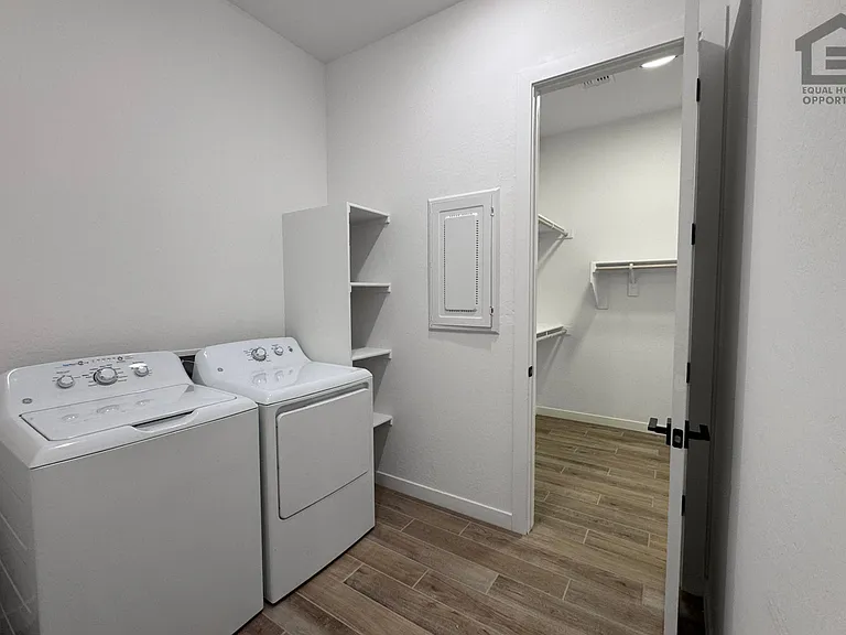 18146 W Morning Vista Ln — Photo 12