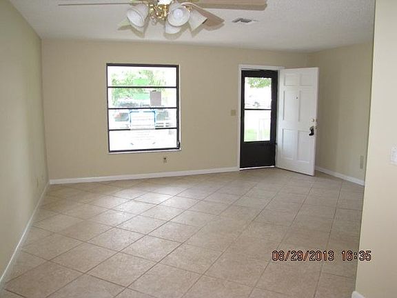 3rd image of 273 SE EYERLY AV Avenue