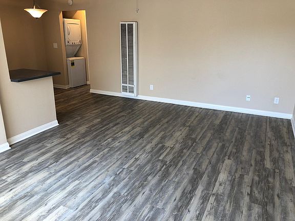 4th image of 4130 38th St APT 11