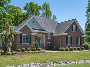 190 Saint Jiles Dr, Clayton, NC 27520