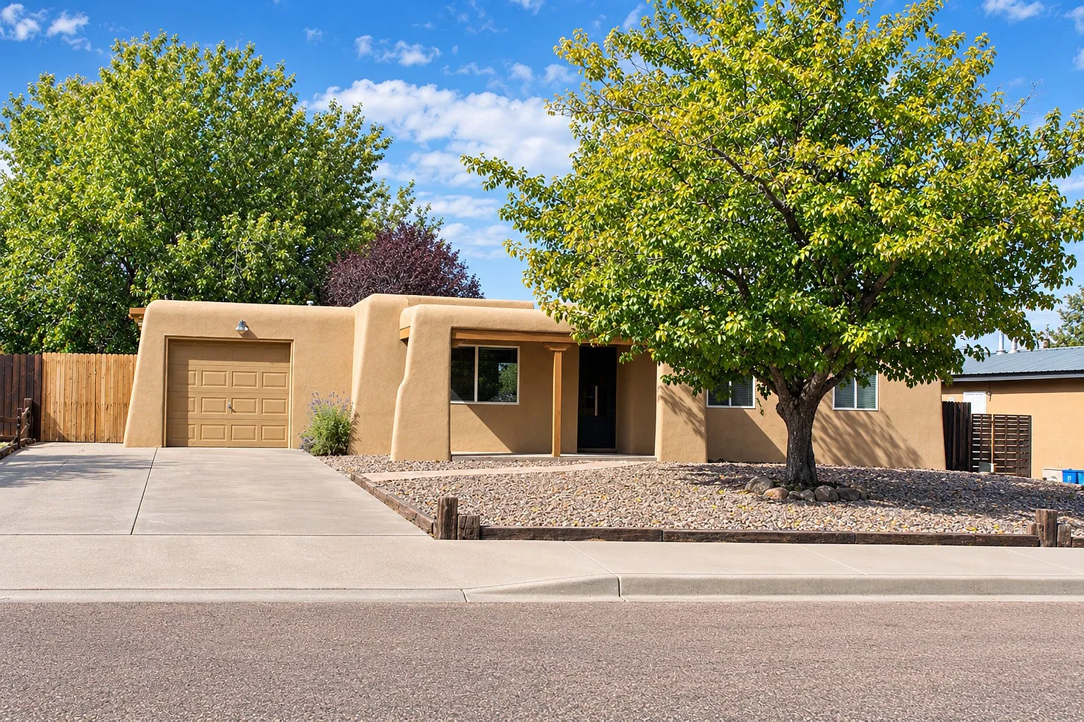 3 bed, 1300 sqft, $2,450 — Photo 1