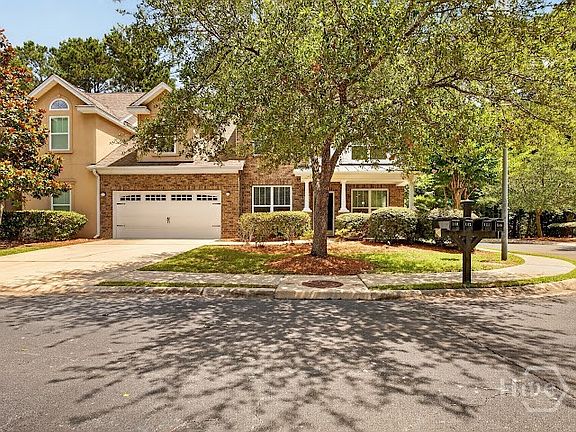 3rd image of 146 Royal Lane