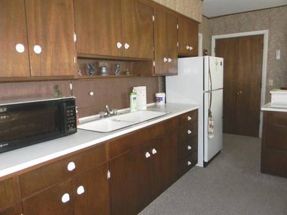 352 Church St. Kitchen