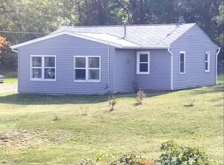 2176 E Glendora Rd, Buchanan, MI 49107