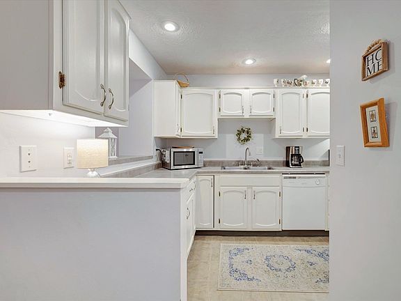 5th image of 2323 E Winding Brook Ct