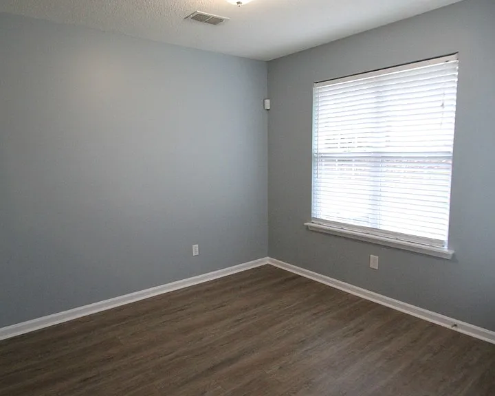 1364 Walnut Hill Dr — Photo 15