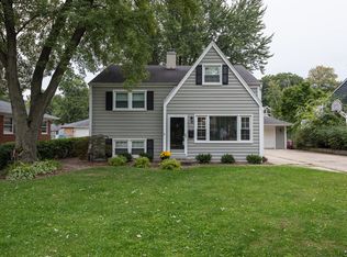 1832 E Liberty Dr, Wheaton, IL 60187