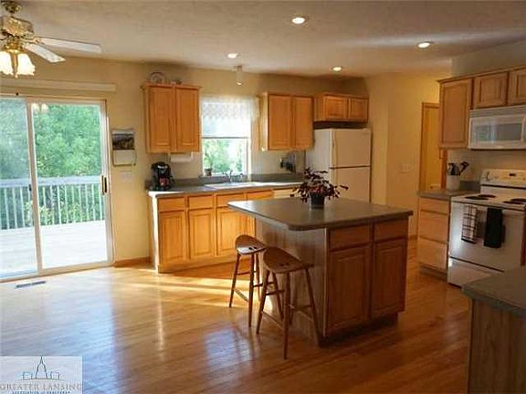 3rd image of 6535 Westgate Dr